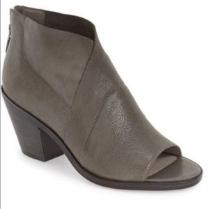 Eileen Fisher ink booties